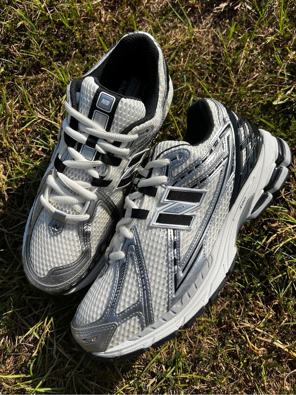 CLEAN New Balance size 11.5 Womens 1906R White Black Running shoes